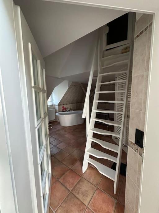 Panorama Penthouse In Wunderschoener Villa Cassel Extérieur photo